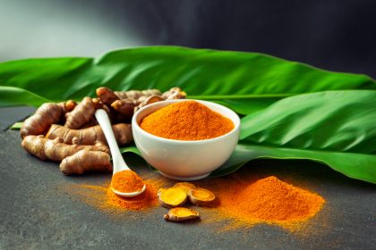 turmeric radacina si pulbere