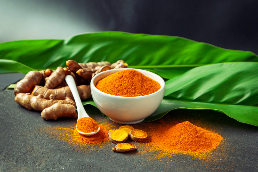 turmeric radacina si pulbere